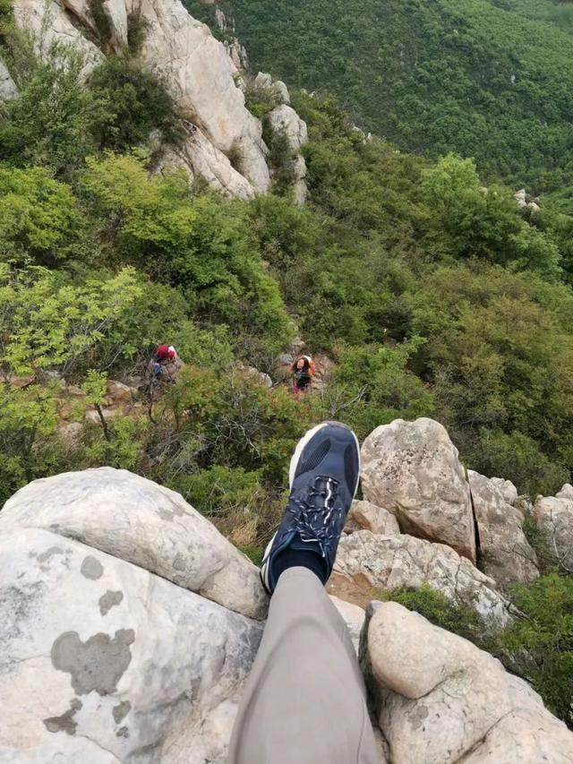 嵩山风景区游玩攻略（嵩山这个地方是每年春天爬山最热门线路）